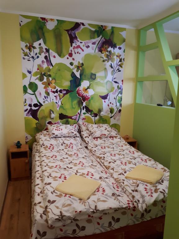 Rozmaring Apartmanok Jula Exterior foto