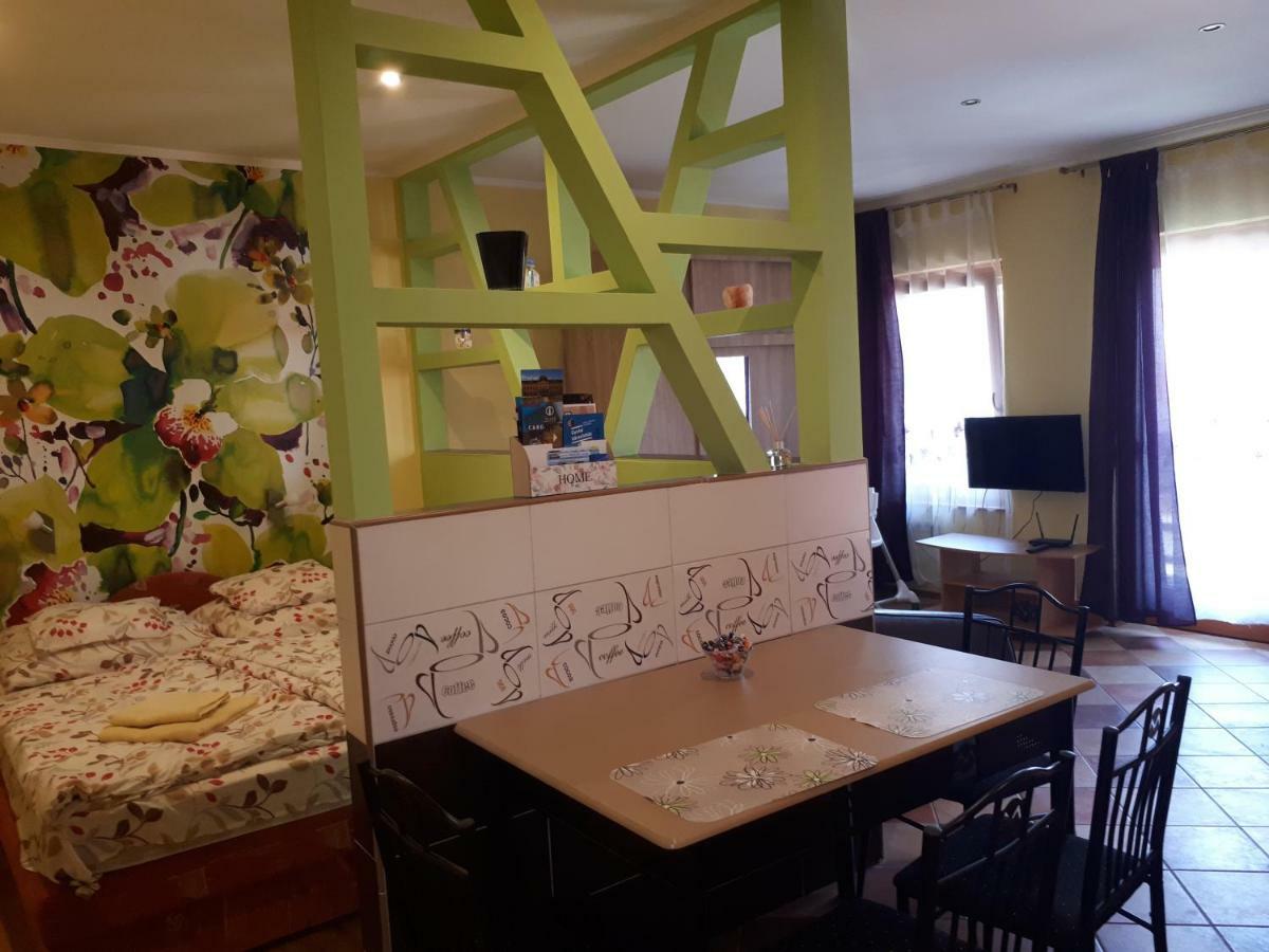 Rozmaring Apartmanok Jula Exterior foto